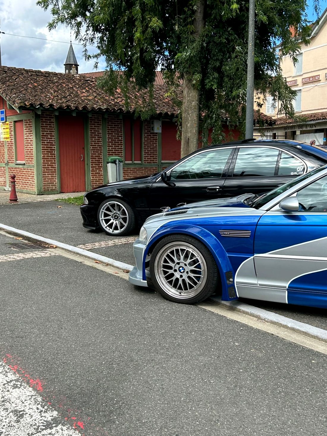 BMW M3 et 850i alignées